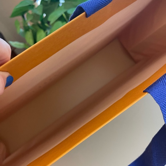 Louis Vuitton Paper Shopping/Gift Bag 19 X 15 X 5 - Picture 11 of 13